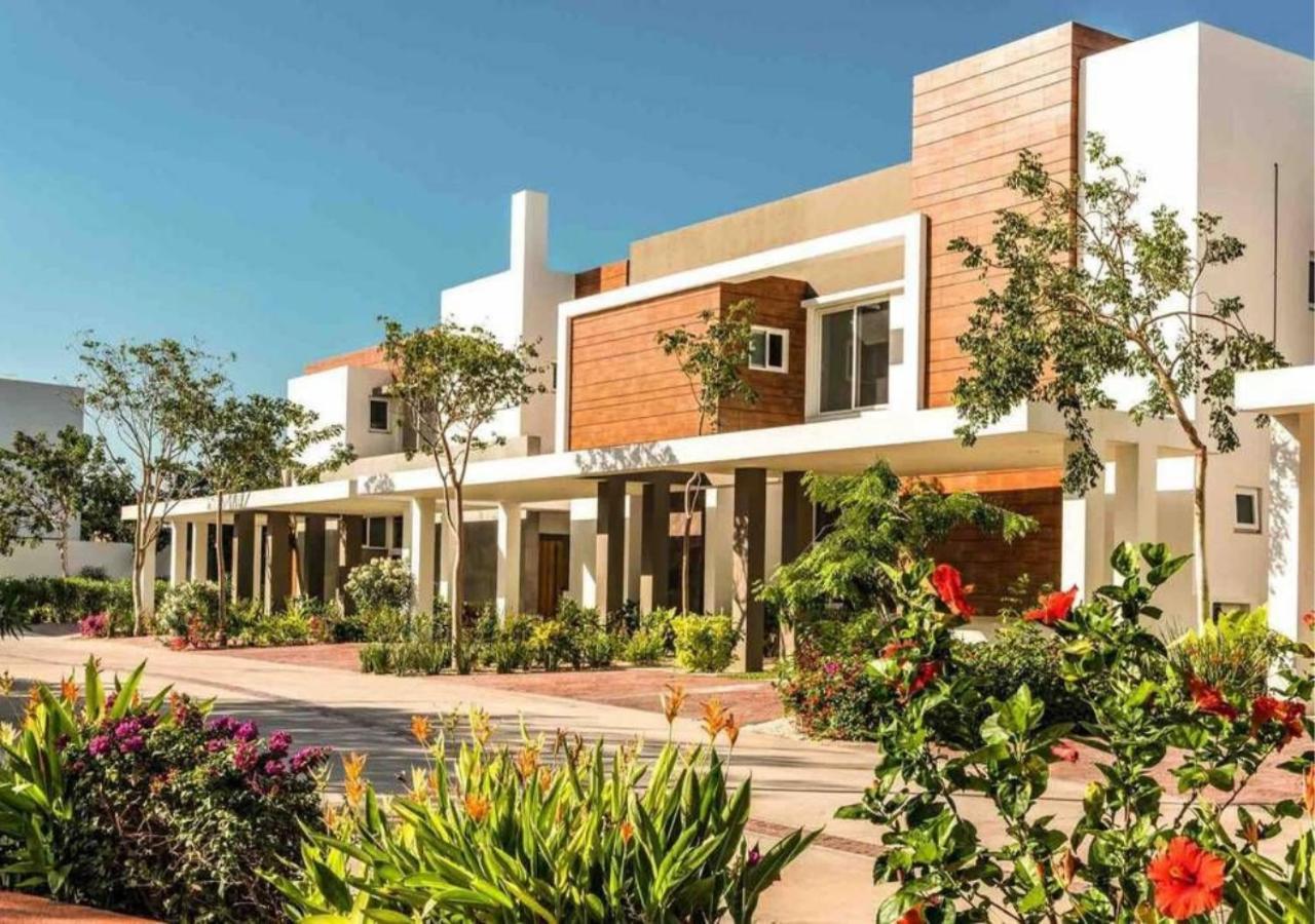 Modern House Surrounded By Nature Merida Exterior photo